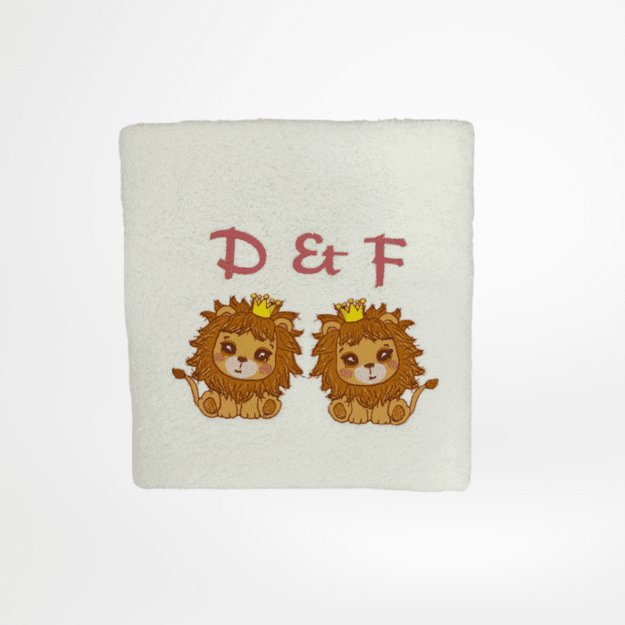 embroshop.ro-bebe-si-copii-prosop-cu-capison-prosop-personalizabil-tematica-leuti-alb-bumbac-100-5090-cm.png