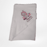 embroshop.ro-botez-set-prima-baita-prosop-cu-capison-din-muselina-3-straturi-personalizabil-alb-prima-baita-cu-nasii-pisica-aristocrata-2.png