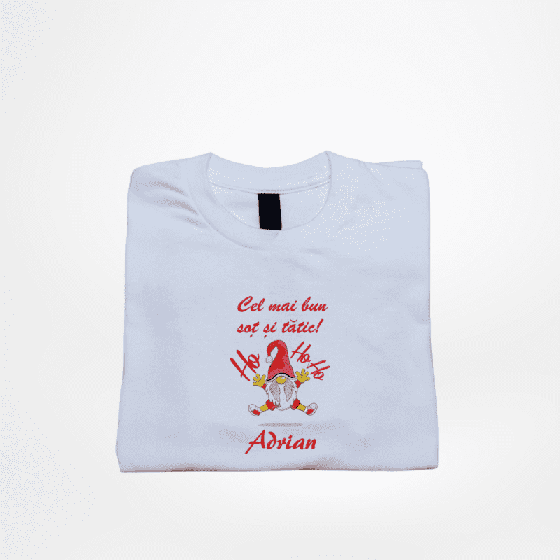 embroshop.ro-evenimente-craciun-tricou-personalizabil-barbati-cu-tematica-de-craciun-cel-mai-bun-sot-si-tatic-100-bumbac-alb.png