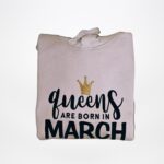 embroshop.ro-adulti-hanorac-hanorac-cu-gluga-unisex-personalizabil-queens-are-born-in-august-3.jpeg