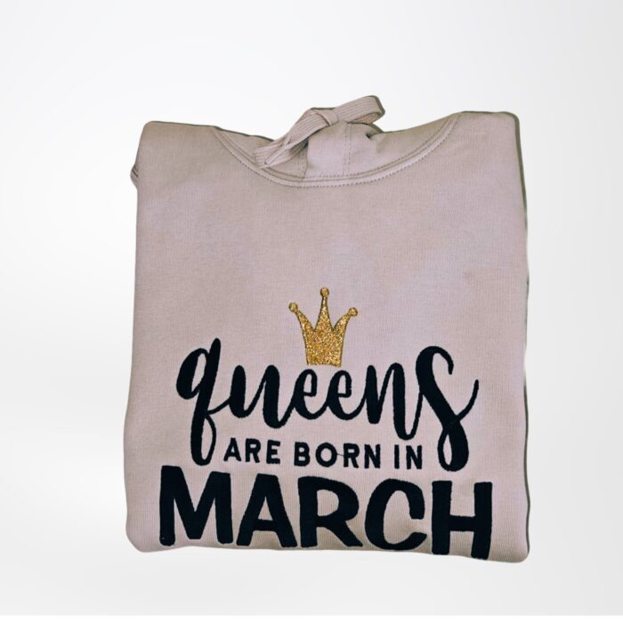 embroshop.ro-adulti-hanorac-hanorac-cu-gluga-unisex-personalizabil-queens-are-born-in-august-5.jpeg
